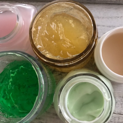 My 5 Favorite Face Masks of 2018 - First Aid Beauty, Glow Recipe,Peter Thomas Roth, Kiehl’s